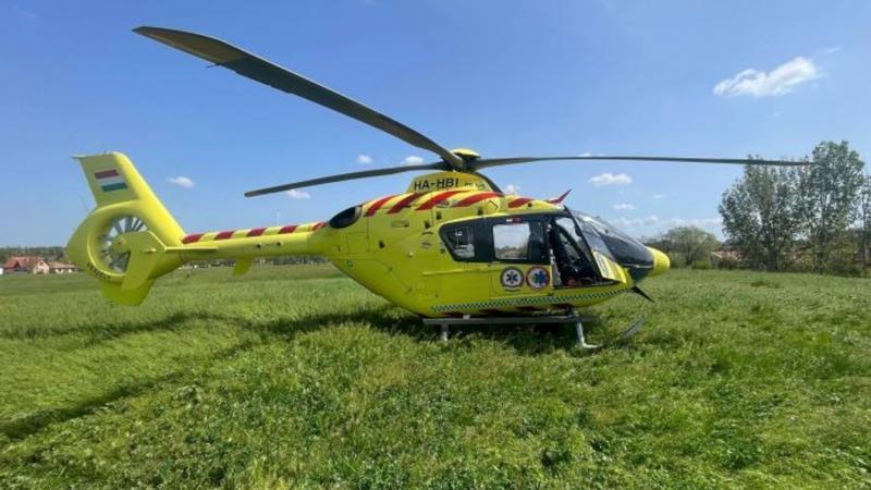 Súlyos helyzet állhat fenn? Egy kisgyerekhez riasztották a mentőhelikoptert egy hajdú-bihari faluba!