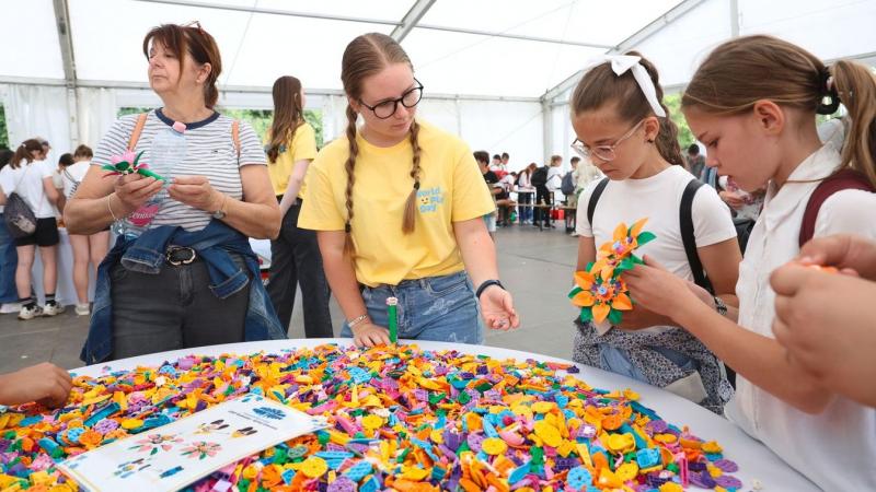 Nyíregyháza színes LEGO-univerzummá alakult a Játék Világnapja ünnepsége keretében (képek, videók)