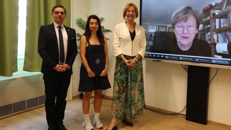 33 éven keresztül, évi 15 ezer dollárral támogatja Karikó Katalin az egyetem kiemelkedő tehetségeit: jelentős adományával hozzájárul a jövő tudósainak és kutatóinak fejlődéséhez.