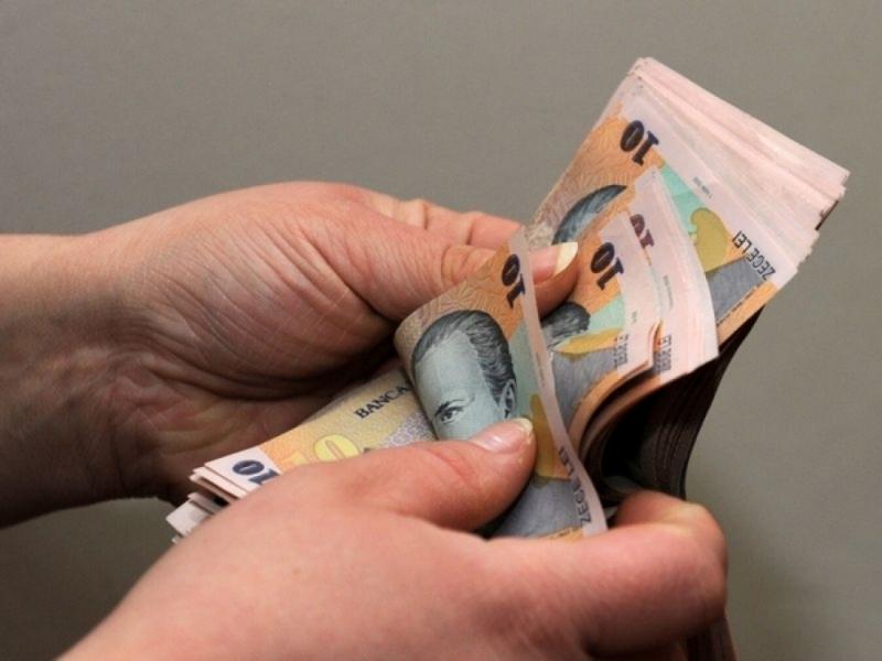 Júniusra a nettó átlagbér 5539 lejre emelkedett.