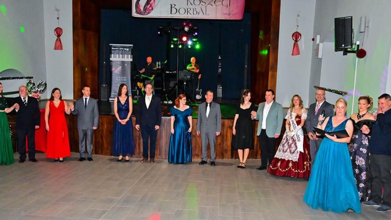 Huszadik alkalommal került megrendezésre a Kőszegi Borbál, ahol a hagyományokhoz híven számos neves vendég tette tiszteletét. Külön öröm volt, hogy a rendezvényre Foki Veronika színművész is elfogadta a meghívást. A rendezvény hangulata varázslatos volt, 