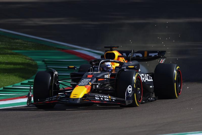 Verstappen még nem biztos abban, hogy meg tudja dönteni a hét világbajnoki címet, és egyelőre kérdésekkel teli a jövője.