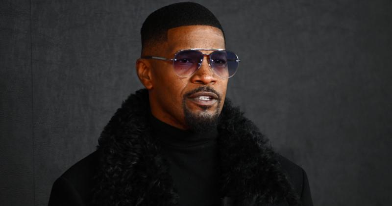 Jamie Foxx születésnapján egy különös incidens történt: egy üvegpohárral céloztak meg, közvetlenül az arcába dobva.