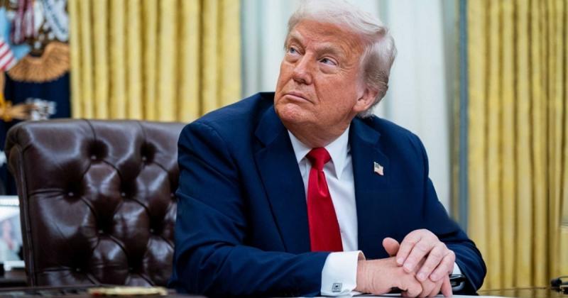 Trump úgy véli, hogy Ukrajna sorsa drámai fordulatot vehet, és komoly veszély fenyegeti az országot, amely akár annak teljes megsemmisüléséhez is vezethet. A volt elnök kijelentései arra utalnak, hogy szerinte a nemzetközi helyzet tovább romolhat, és Ukra