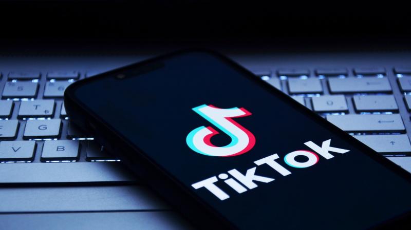A TikTok adataink Kínába történő továbbításával kapcsolatban komoly aggályok merültek fel, és a cégre 214 milliárd forintos bírságot szabtak ki.
