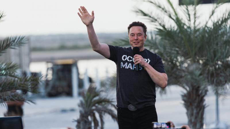 Elon Musk egy új város megalkotásába kezdett, amely a jövő innovatív elképzeléseit tükrözi. Az új település célja, hogy ötvözze a technológiai fejlődést és a fenntarthatóságot, olyan környezetet teremtve, ahol a lakók élvezhetik a modern élet kényelmét, m