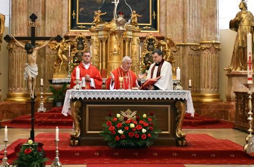 Pünkösdi ünnepi pontifikális szentmise a Szent György-székesegyházban