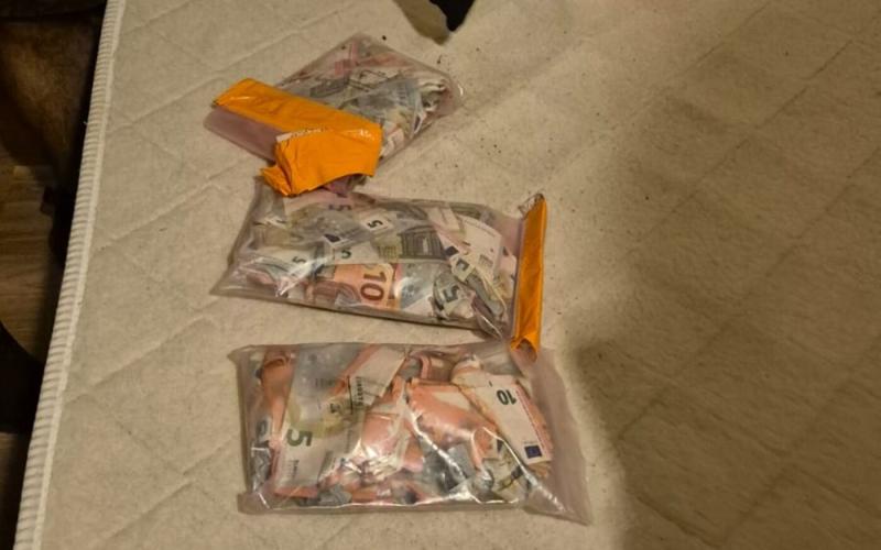 Egy játékterem lett a célpontja egy merész bűncselekménynek, amely során a tettes több ezer eurót zsákmányolt.