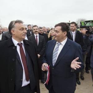 Az igazságtétel és az elszámoltatás fogalmai kulcsszerepet játszanak a társadalmi igazságosság és a felelősségvállalás terén. Az igazságtétel nem csupán a jogi felelősségre vonást jelenti, hanem a sértett felek méltányos kárpótlását is magában foglalja. A