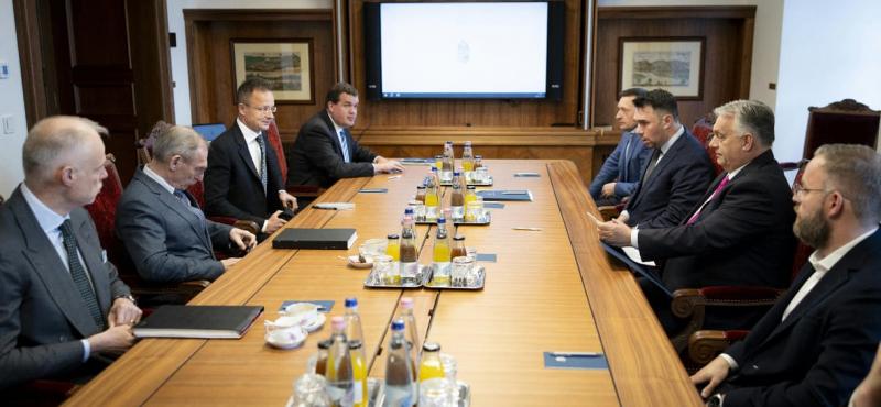Orbán Viktor összehívta a Védelmi Tanácsot az Egyesült Államok Irán ellen irányuló katonai lépései kapcsán.
