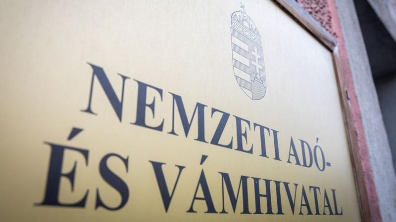 Szombattól kezdődően új adózási szabályok lépnek életbe.