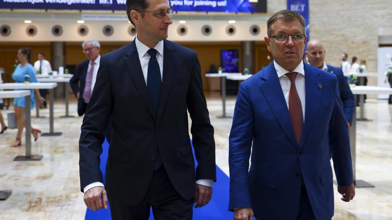 MNB FB-jelentés: A kormány képviselői valószínűleg jól informáltak voltak a Matolcsy által irányított vezetés vitatott döntéseiről.
