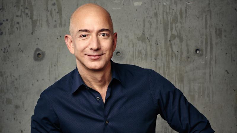 Jeff Bezos figyelmeztet: hatalmas lufi képződik a mesterséges intelligencia területén.