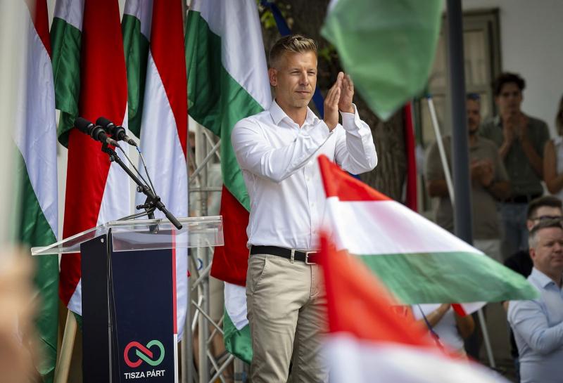 Magyar Péter meglepő és figyelemfelkeltő üzenetet intézett a magyar válogatottnak a portugál-magyar mérkőzés után.