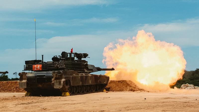 Figyelmeztető jelentés: A keleti nagyhatalom háborús előkészületeket folytat, és egy jelentős támadás várható.