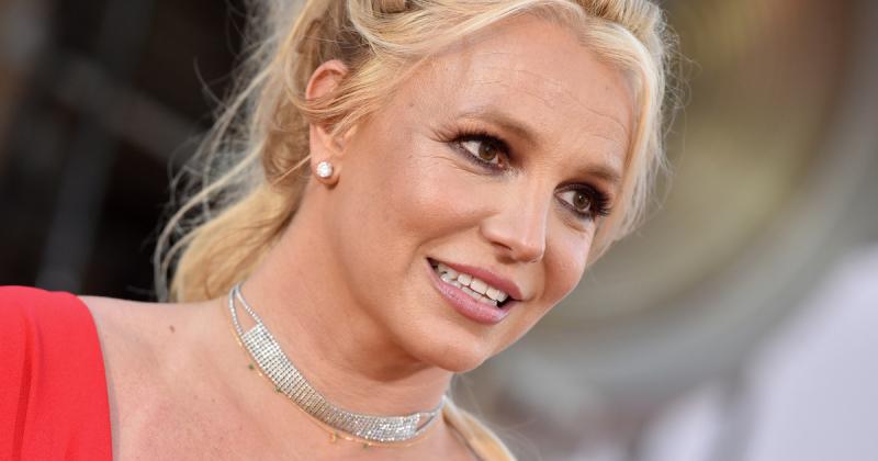 Britney Spears végre felfedte titkát, miért oszt meg annyira különös, táncos videókat a közösségi médiában. Az énekesnő elmagyarázta, hogy ezek a felvételek számára nem csupán szórakoztató pillanatok, hanem egyfajta önkifejezés és felszabadulás is. A tánc