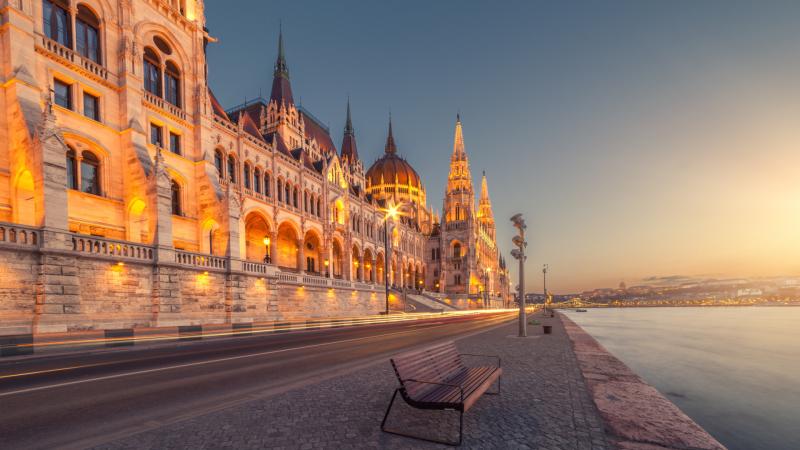 A magyar lakosság hangulatát továbbra is a pesszimizmus hatja át, csupán a fővárosiak látnak reményt a jövőbeli javulásra.