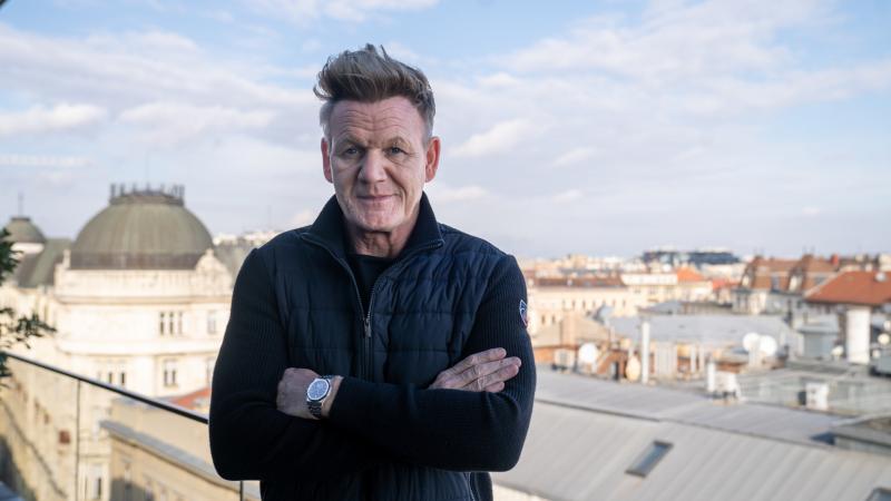 Gordon Ramsay Budapest szívében új éttermet nyit, amely a gasztronómiai élvezetek új dimenzióját ígéri. Az ikonikus séf kreatív ízkombinációkkal és egyedi fogásokkal várja az ínycsiklandó élményekre vágyó vendégeket. Az étterem nemcsak a finom ételekről, 